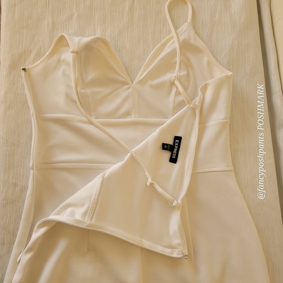 EXPRESS fully lined, structured, hidden zipper adjustable quality strap dress - Picture 15 of 16